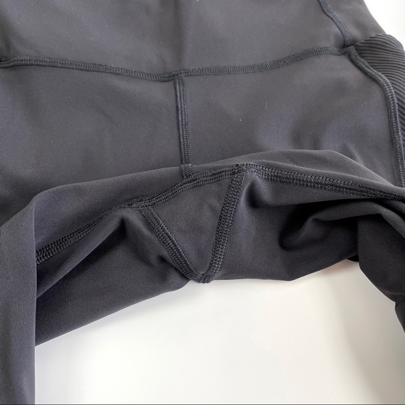 SOLD Lululemon On Repeat High Rise Tight Black 4 - Picture 10 of 12